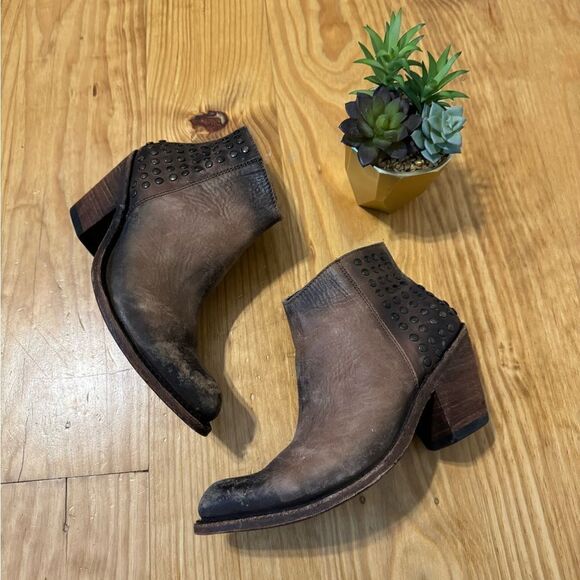 LIBERTY BLACK Distressed Leather Studded Ankle Western Bootie Women's Size 6.5 - Picture 3 of 14